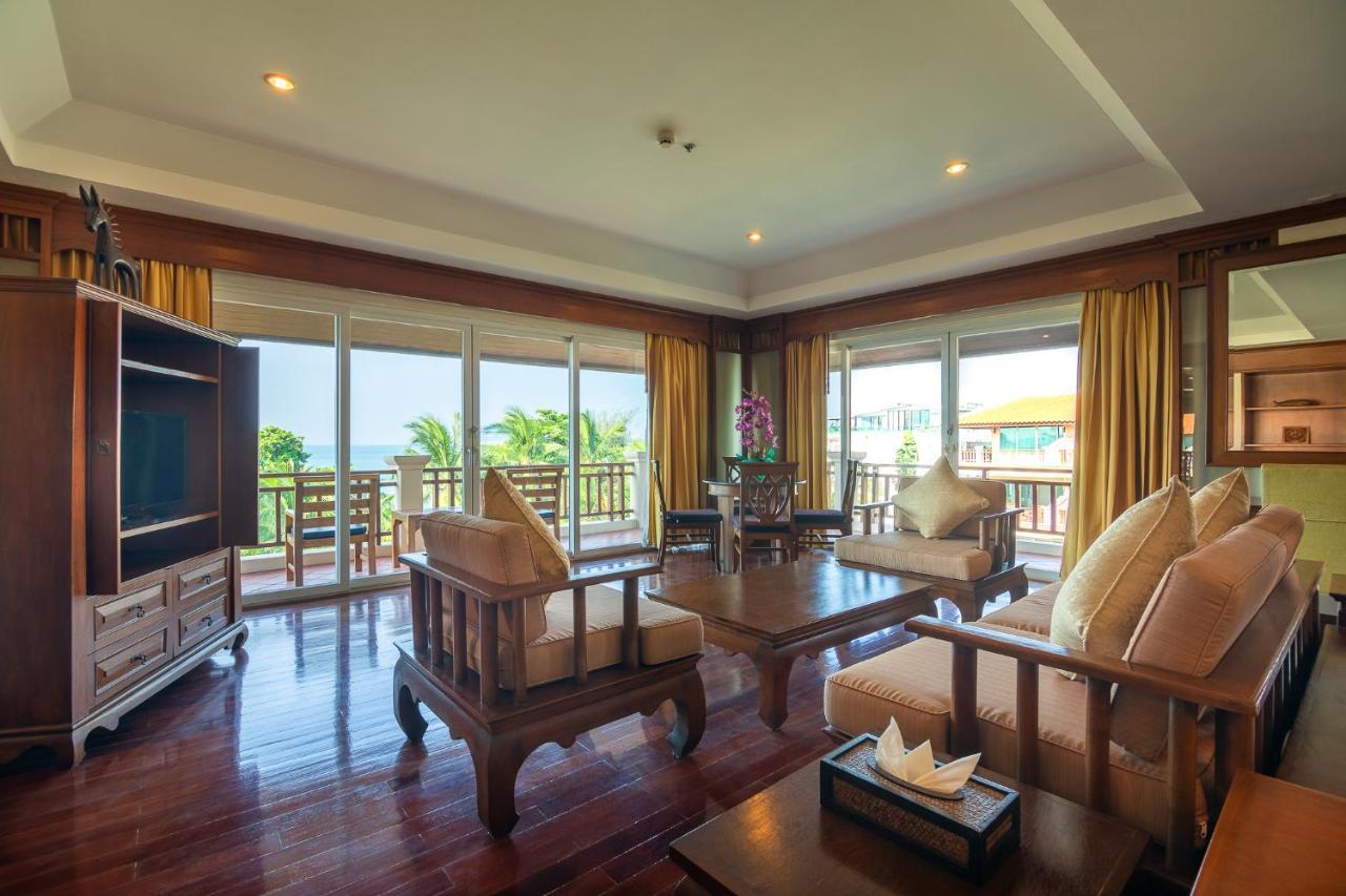 Avalon Beach Resort Pattaya Bagian luar foto