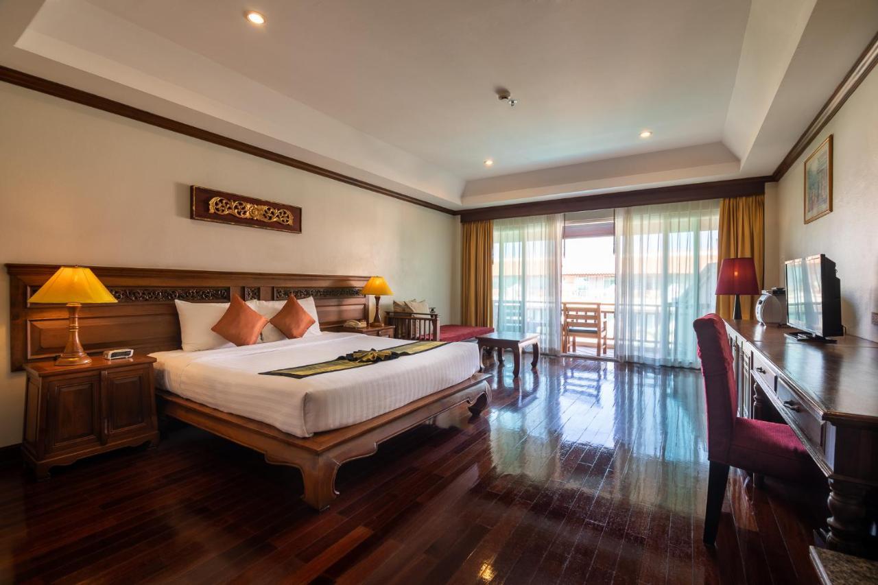 Avalon Beach Resort Pattaya Bagian luar foto
