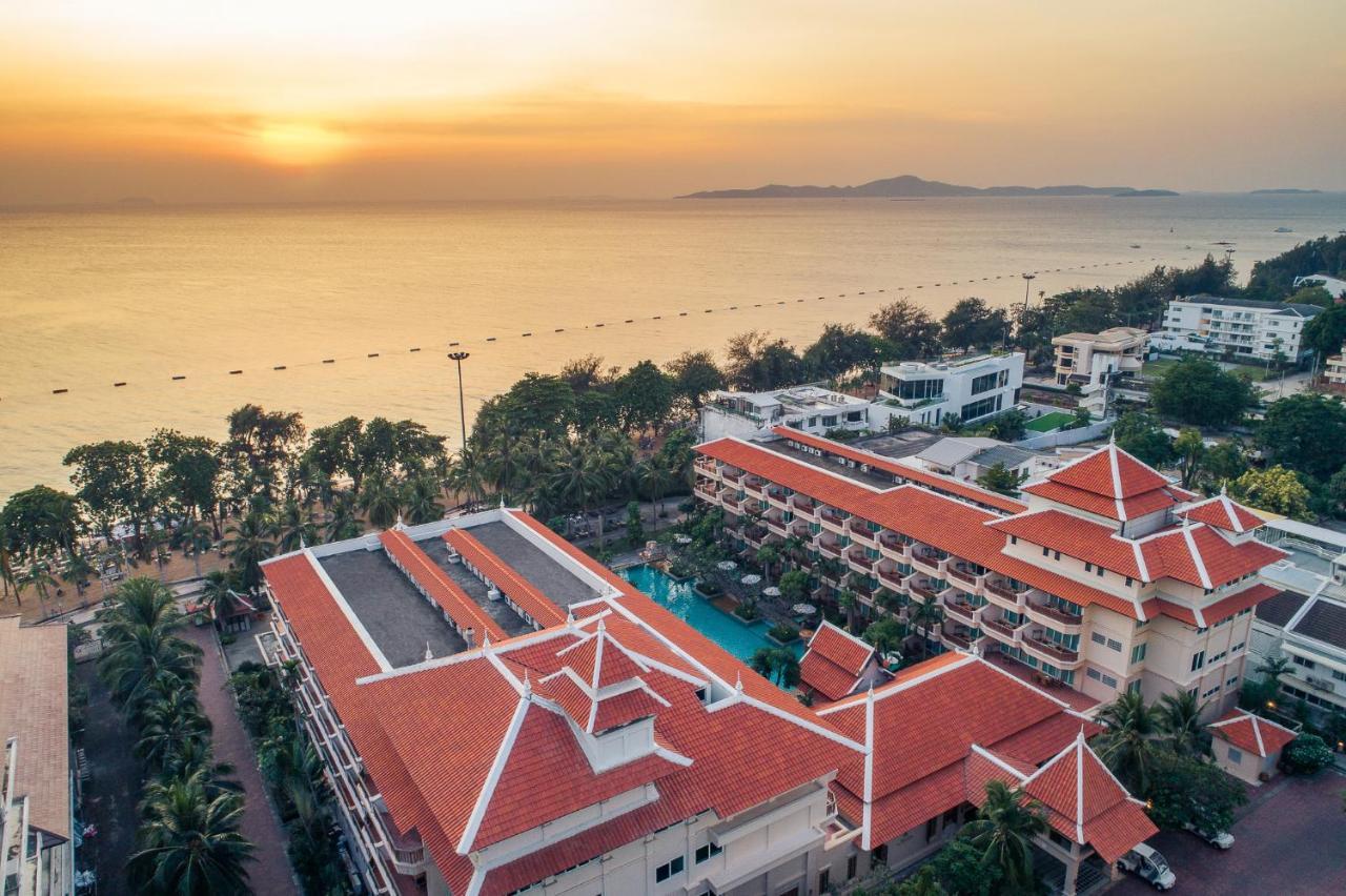Avalon Beach Resort Pattaya Bagian luar foto