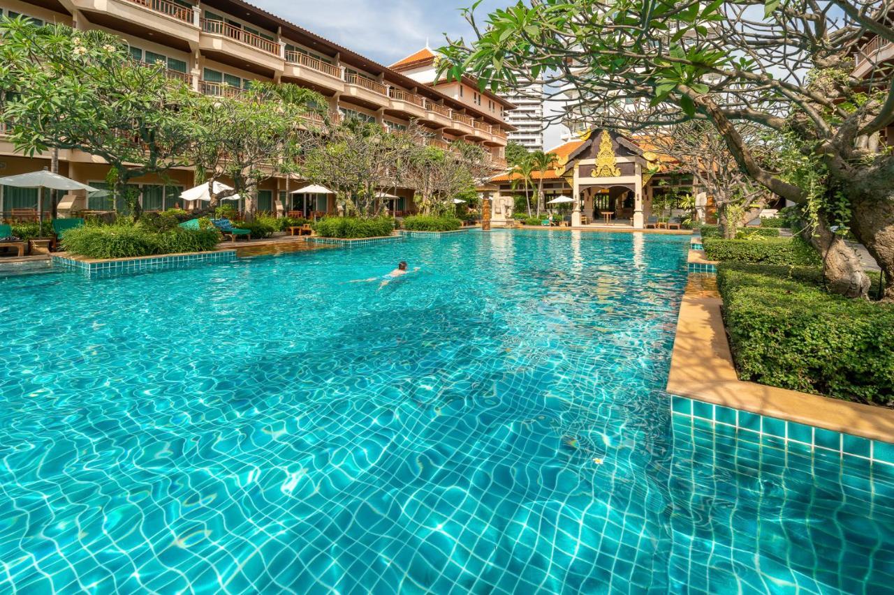 Avalon Beach Resort Pattaya Bagian luar foto