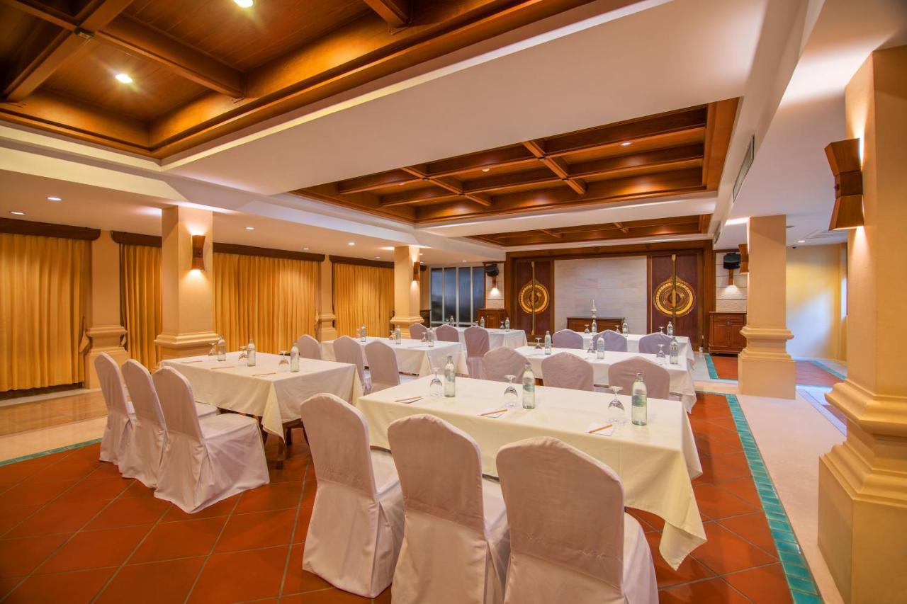 Avalon Beach Resort Pattaya Bagian luar foto