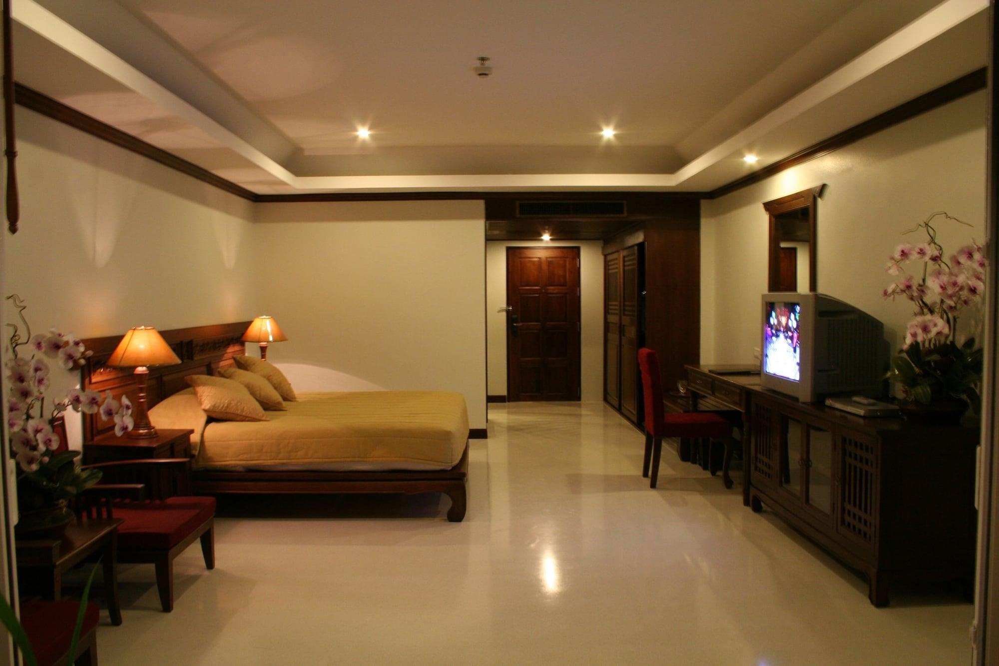 Avalon Beach Resort Pattaya Bagian luar foto