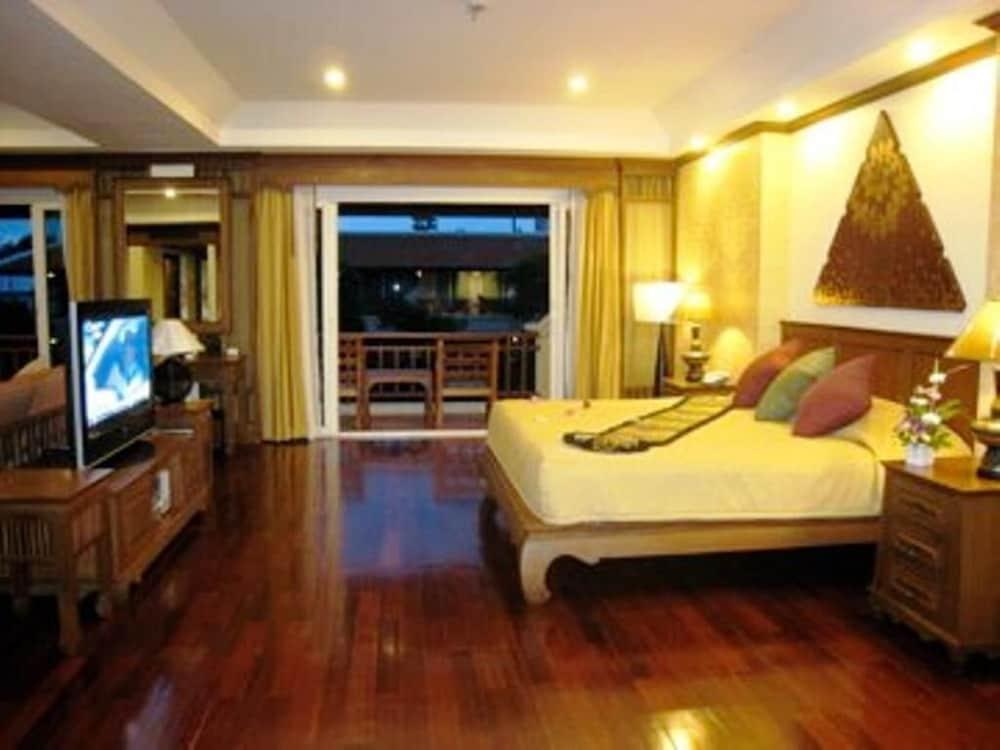 Avalon Beach Resort Pattaya Bagian luar foto