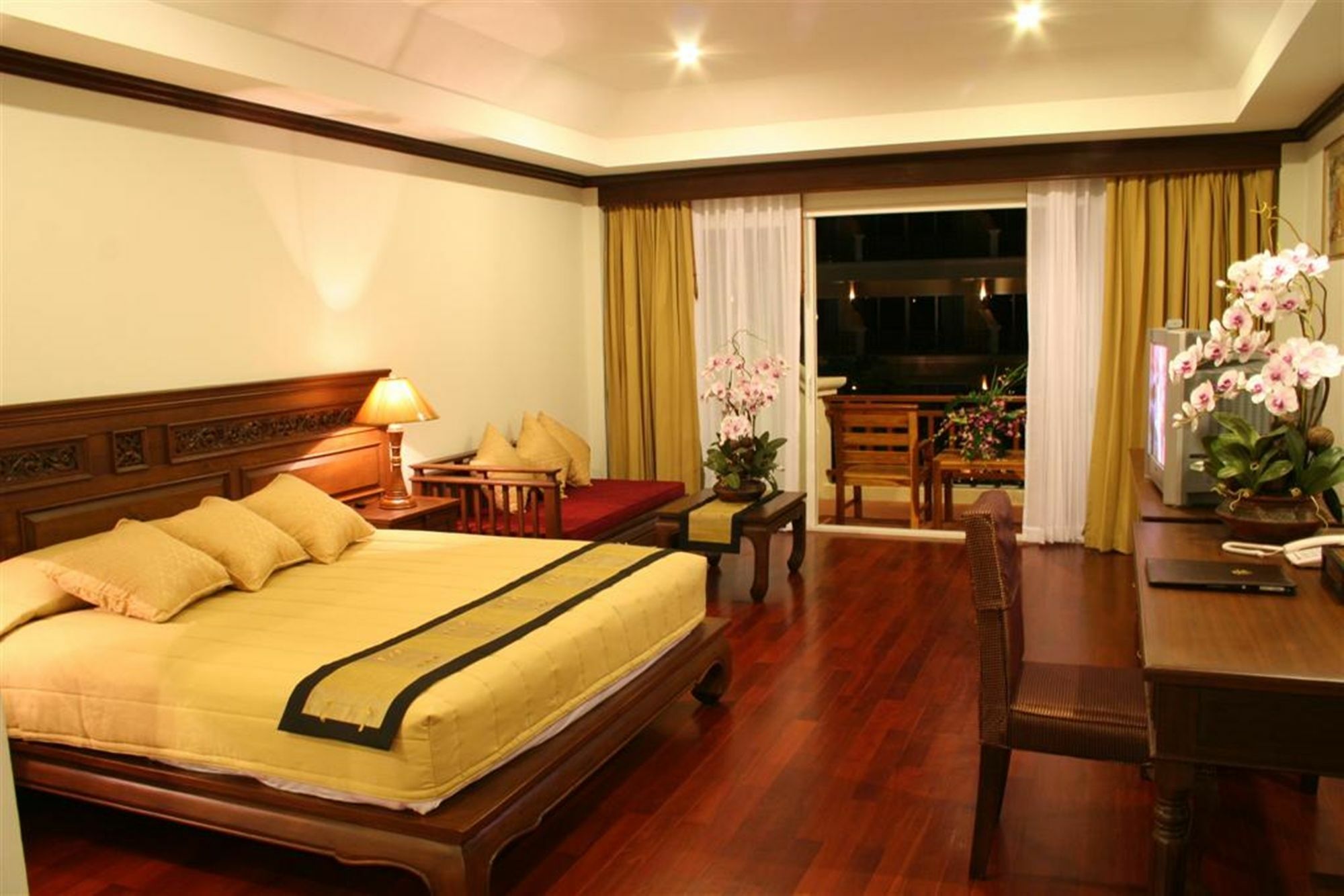 Avalon Beach Resort Pattaya Bagian luar foto